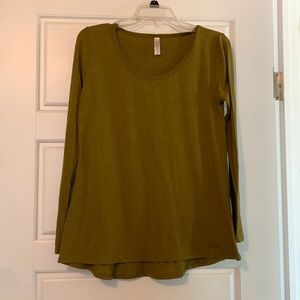 Lularoe Lynnae long sleeve tee